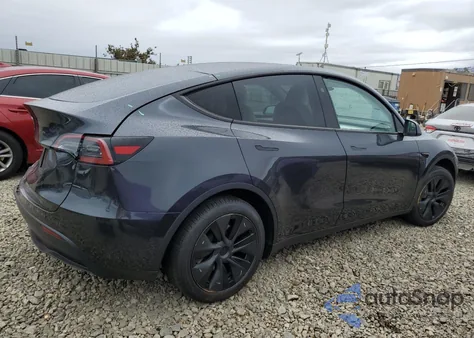 2025 Tesla Model Y z USA, uszkodzony, nr VIN 7SAYGDED3SF280036